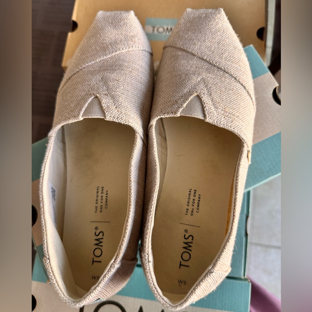 # Women’s TOMS Alpargata Natural Metalic Woven  slip-on in beige Size 8W.